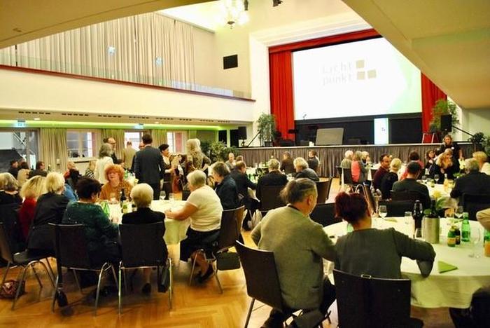 „Lichtpunkt“ feierte im Brucker Stadtsaal sein 10-Jahres-Jubiläum