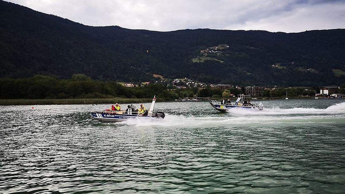 Die Kärntner Wasserretter müssen inzwischen regelmäßig Wasersportler aus Seenot retten, wie in der Vorwoche am Ossiacher See