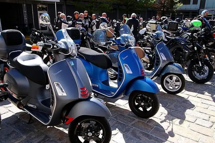 Über 220 Motorräder waren am Teleparkplatz aufgestellt, als Pfarrer Winfried Lembacher die Segnung der Biker, ihrer Soziusfahrer und der Fahrzeuge vornahm.