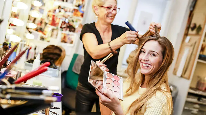 Annemieke van Dam in der Maske