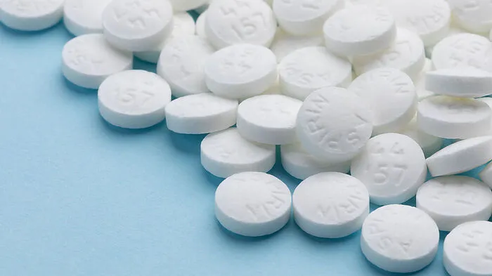 Die tägliche Einnahme von Aspirin kann zu Nebenwirkungen führen