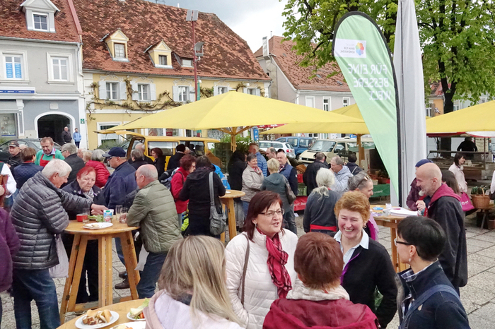 Es gab auch ein faires Frühstück und vom Weizer Weltladen ein faires "Open Air Cafe".
