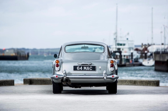 Bestellt hat McCartney das Coupé 1964, als die Beatles kurz vor ihrem Durchbruch in den USA standen und auf Welttournee gingen.