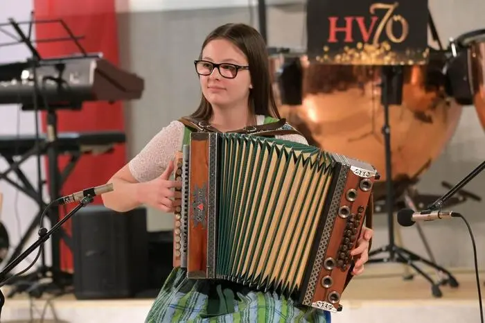 Unter dem Motto „Klassik trifft Volksmusik“ musizierten renommierte Künstlerinnen und Künstler aus der Region und darüber hinaus  nicht nur auf der Steirischen Harmonika, sondern auch auf dem Akkordeon, der Mundharmonika und dem Bandoneon.