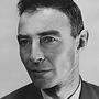 J. Robert Oppenheimer (1904–1967) war theoretischer US-Physiker und wissenschaftlicher Kopf des Manhattan-Projekts zum Bau der Atombombe. Er fiel später in den USA in Ungnade