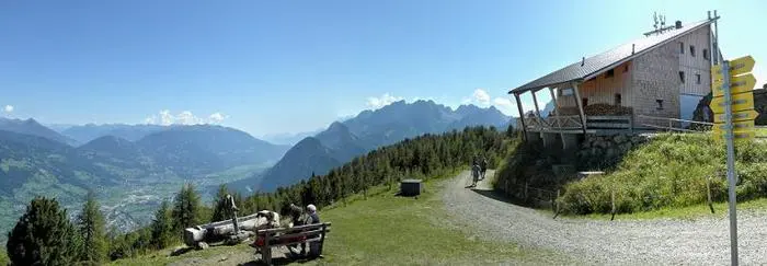 Die Hochsteinhütte ist ein beliebtes Wanderziel und auch mit dem Auto erreichbar
