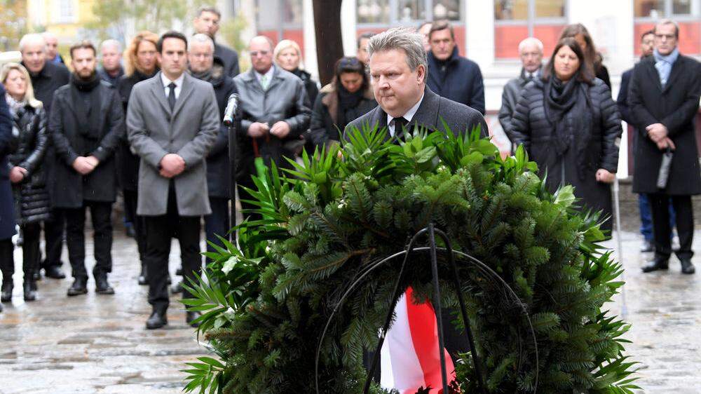 Gedenken an den Terroranschlag vor einem Jahr: Wiens Bürgermeister Ludwig