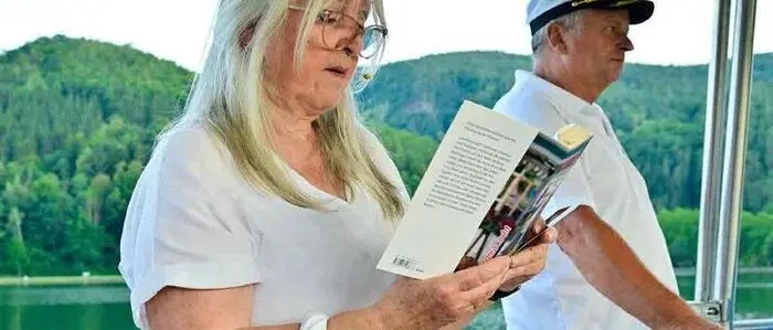 Andrea Wolfmayr las aus ihrem Buch „Vater, Mutter, Steirerkind“