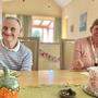 Viktor ist seit 40 Jahren in Camphill, Charlotte ist mit 71 Jahren die älteste Bewohnerin