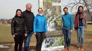 Geopark-Vorsitzender Gerhard Visotschnig (links) mit Danijela Modrej (Geopark), Nina Rman (Geološki Center) sowie mit Geopark-Geschäftsführer Gerald Hartmann und Lilia Schmalzl von der FH
