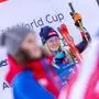 ABD0112_20231228 - LIENZ - ÖSTERREICH: 1. Platz Mikaela Shiffrin (USA) am Donnerstag, 28. Dezember 2023 während der Siegerehrung im Riesentorlauf der Frauen am Hochstein in Lienz. - FOTO: APA/EXPA/DOMINIK ANGERER