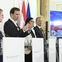 Wirtschaftsministerin Margarete Schramböck (ÖVP), Bundeskanzler Sebastian Kurz (ÖVP), BM Elisabeth Köstinger (ÖVP) und CEO Marcus Grausam (A1 Österreich) am Montag, 20 Jänner 2020, im Rahmen einer Pressekonferenz zum Thema 'Start für das 5Giganetz' 