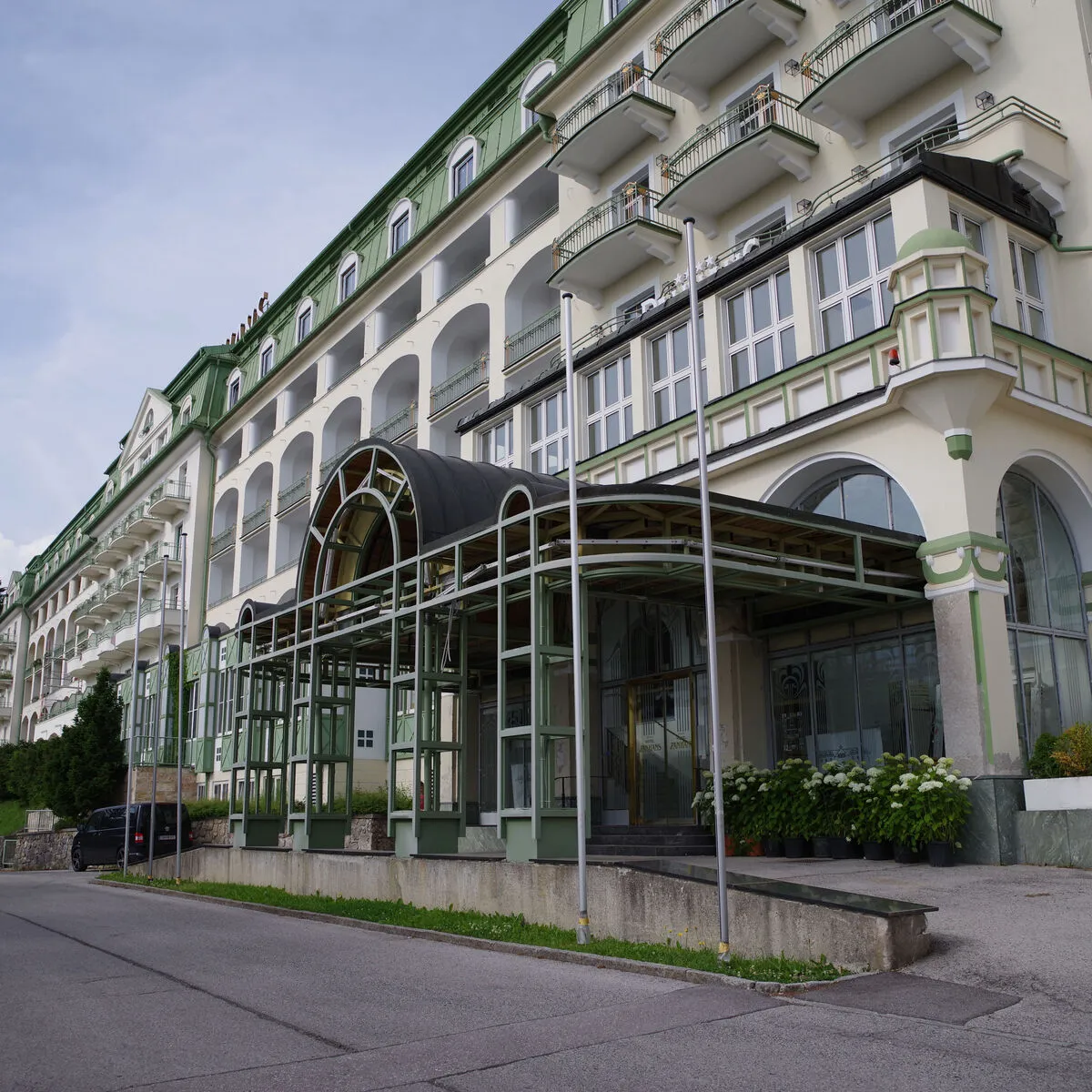 Reveal the secrets of Sandrasancc's tempting charm