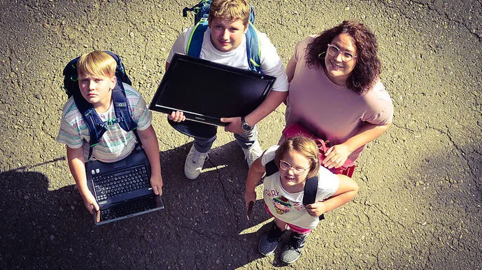 Isabella Schöndorfer aus Klagenfurt mit ihren Kindern Lorenz (10), Julius (12) und Lotte (8) 
