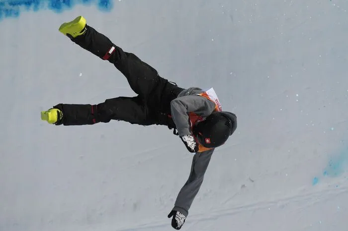 Der Schweizer Ski-Freestyler Joel Gisler kam in der Halfpipe schwer zu Sturz
