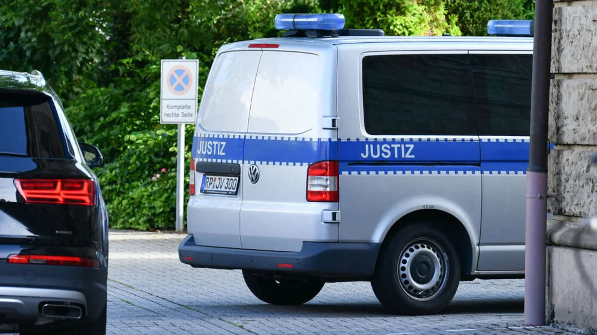 Prozessauftakt nach Mord an Mia