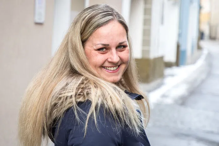 „Die Innenstadt ist ein trostloser Ort geworden und nicht mehr das, was es war“, sagt Michaela Tschernitz (33), Verkäuferin aus Kraig. Vor allem an Lokalen und Geschäften für die Ü-30-Generation fehle es. Bei der Geschäftsansiedelung sollte der Fokus mehr auf Kinder und Jugendliche gelegt werden.