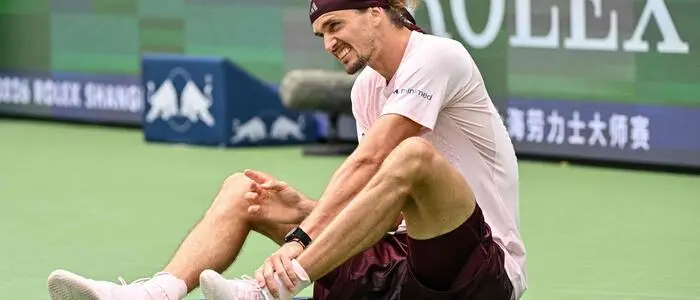 Alexander Zverev knickte zum Shanghai-Auftakt um, besiegte Wu Yibing jedoch 6:4, 7:6(4)