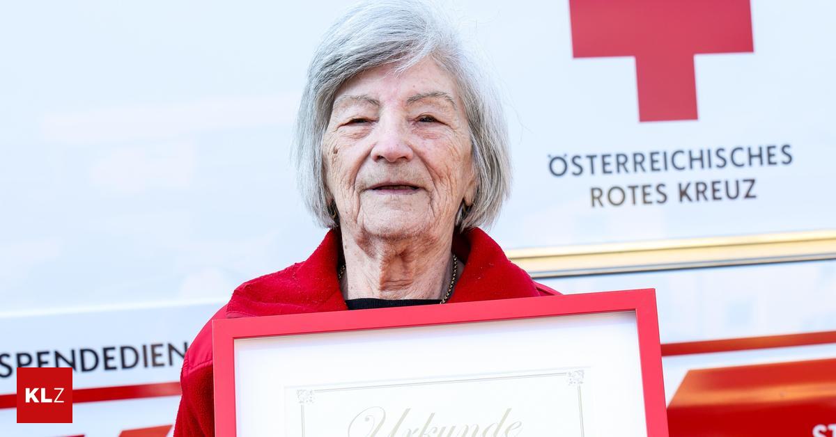 Hut ab! Warum diese 82-jährige Steirerin vom Roten Kreuz geehrt wurde