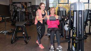 Claudia Striessnig und Angelika Suntinger beim Training im neuen Fitnesscenter 