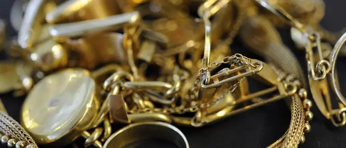 Putzfrau bestahl Hotelgäste: Uhren und Schmuck im Wert von 40.000 Euro gehortet (Sujet)