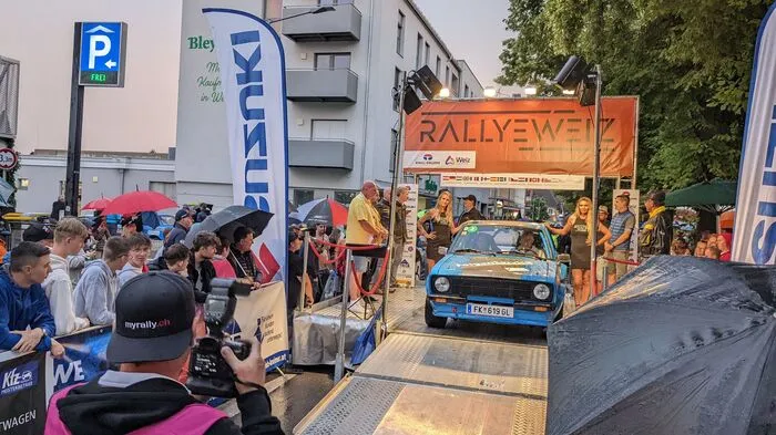 Trotz des Regenwetters lockte die Opening-Party der Rallye Weiz rund 1000 Besucherinnen und Besucher in die Stadt.
