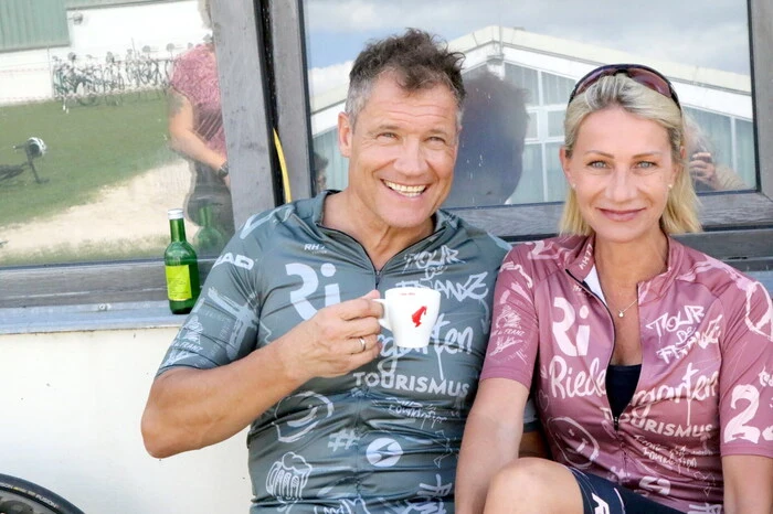 Übrigens: Im prominenten Starterfeld gesichtet wurden heuer neben Klammer unter anderen Armin und Sandra Assinger (Foto), Felix Gottwald, Benjamin Karl, Marco Haller sowie Vertreter aus der Wirtschaft wie Robert Kanduth und Matthias Krenn.