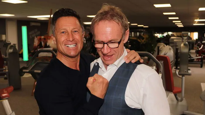 Ski-Legende Hans Enn mit Walter Stückler vom Fitnessstudio Injoy