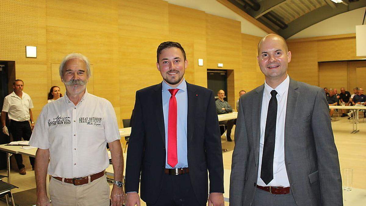 Bürgermeister Josef Ruthardt, Neo-Vizebürgermeister Raphael Golez und Mario Gruber von der BH Wolfsberg (von links)