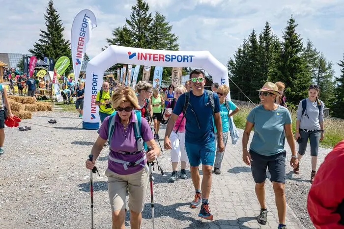 Im Juli und August stehen noch fünf weitere Termine mit Gerlinde Kaltenbrunner, Benjamin Raich, Fritz Strobl und vielen weiteren Promis in den schönsten Wanderregionen Österreichs am Programm.