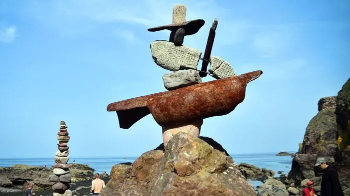Zum dritten Mal treffen sich begeisterte Steinstapler im schottischen Dunbar, um aus Steinen die verschiedensten Kunstwerke zu bauen.