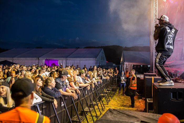 25 Bands aus dem In- und Ausland - darunter "Kreator" und Crazy Town" (im Bild) brachten das Festivalgelände zum Beben.