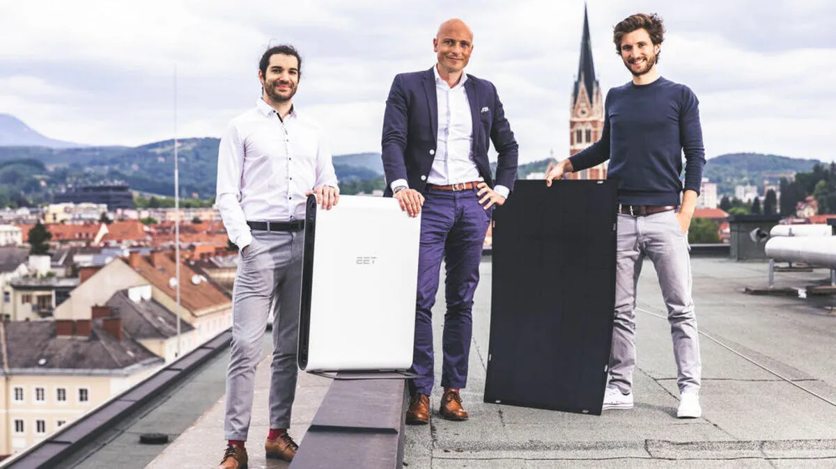 SolMate: Science-Park-Chef Martin Mössler (Mitte) mit Christoph Grimmer (rechts) und Jan Senn