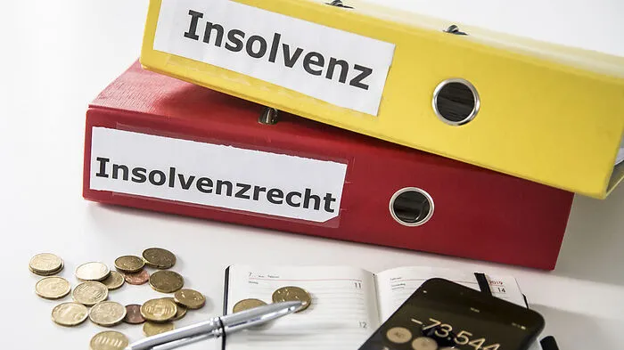 Gläubiger können sich bei Gericht  oder dem KSV1870 oder beim AKV Europa melden. 