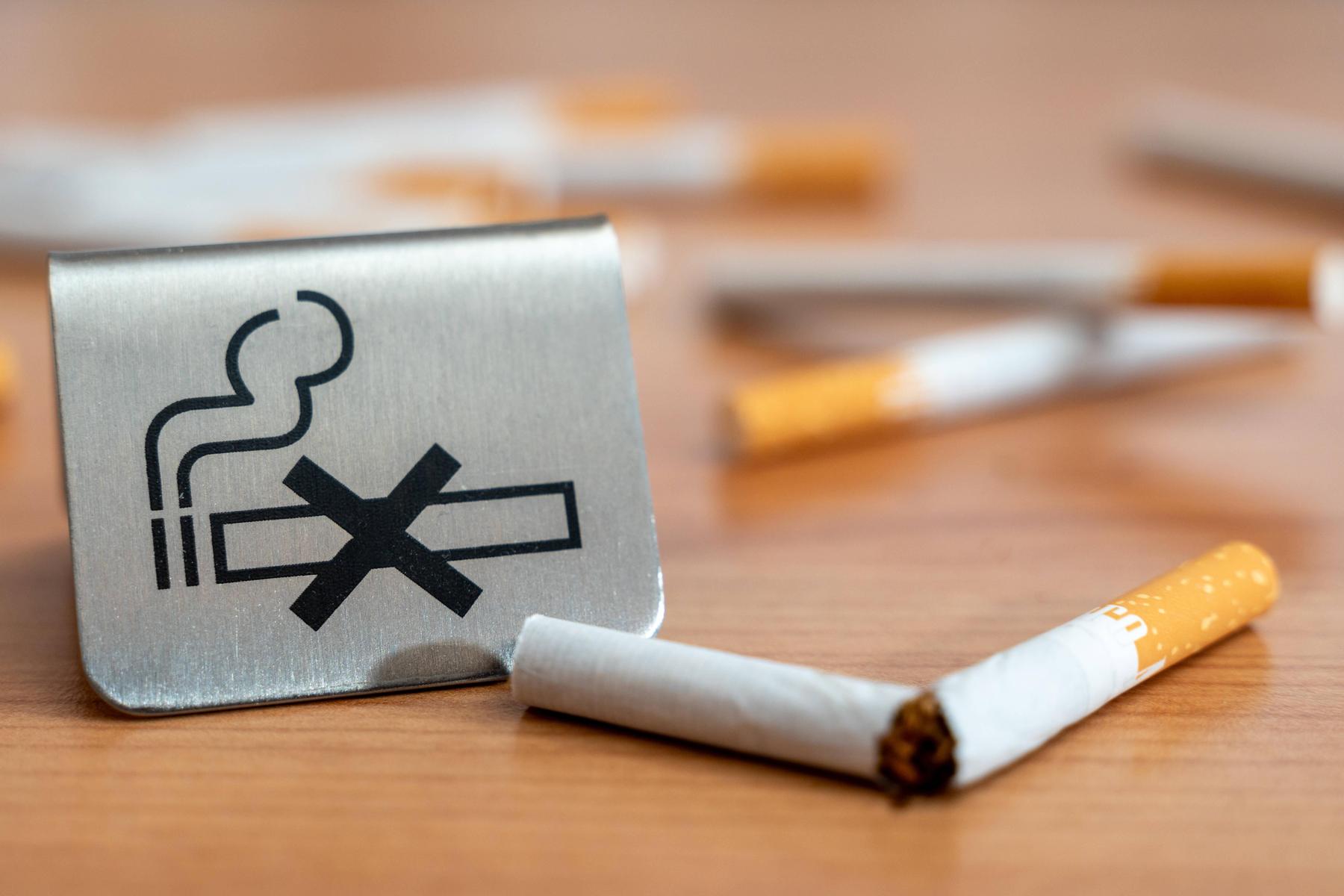 Können Nikotinkaugummis und -pflaster süchtig machen?