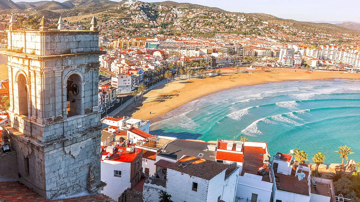 Strand und Stadt – eine unschlagbare Kombination, die man in Valencia findet. Die spanische Stadt ist von Triest aus in knapp einer Stunde zu erreichen