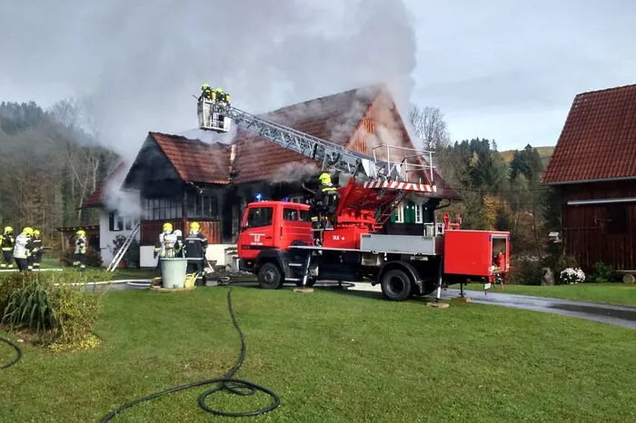 Gegen 8 Uhr wurden die Freiwilligen Feuerwehren Walnd bei Stainz und Stainz alarmiert.