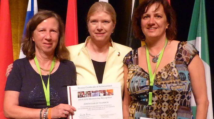 Die künftige internationale Präsidentin Susanne von Bassewitz (Mitte) mit Regina Trummer (li.) und Silvia Dimitriadis