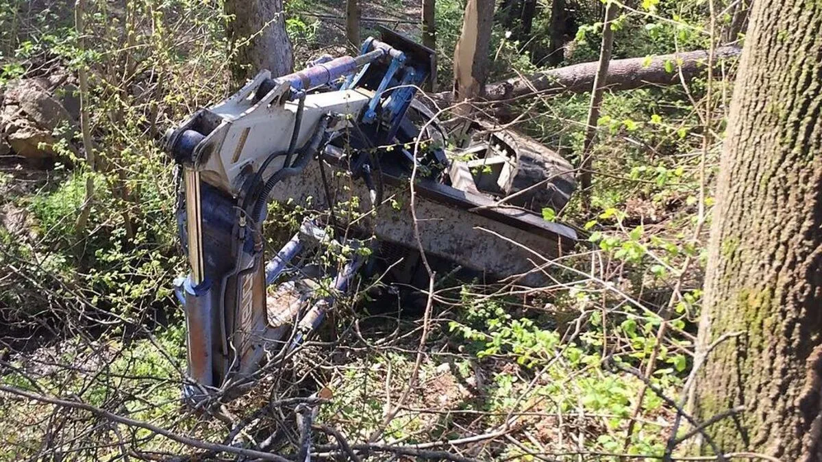 Der Bagger überschlug sich mehrmals 