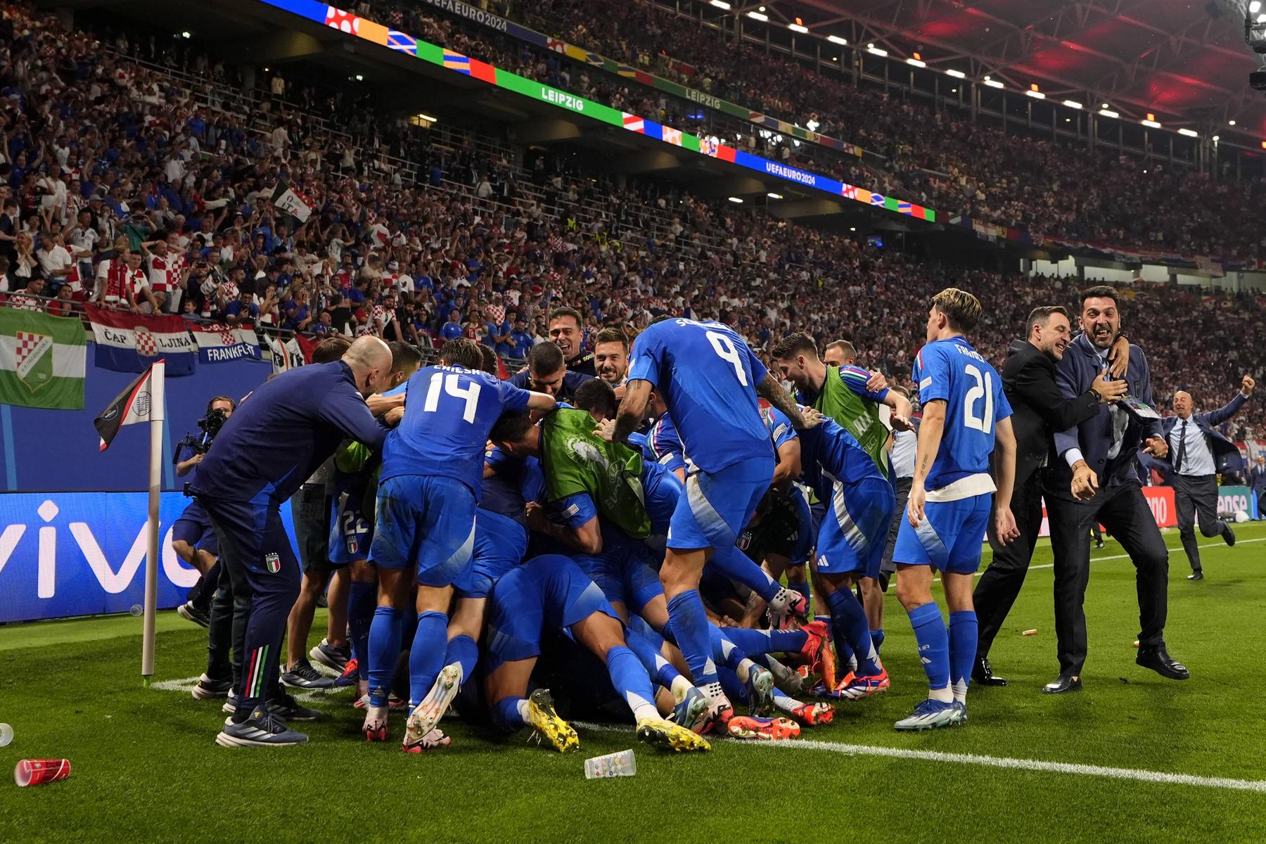 Kroatien - Italien: Highlights: In der 98. Minute ging für Kroatien die Welt unter