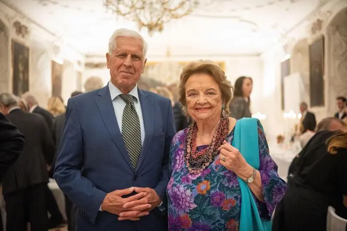 Mitorganisatorin Elisabeth Holzer mit dem früheren Caritas-Präsidenten Franz Küberl.