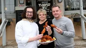 Susi`s Backhendelstation; Philipp Gaber, Susanne Piessnegger und Wolfgang Brommer