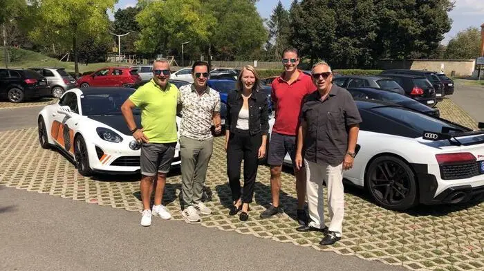 Bereits zum vierten Mal fanden heuer die Weinstraßen Driving Days mit Teilnehmern aus drei Nationen statt und zeigten mit einem Besuch in Bad Radkersburg und Gornja Radgona, dass sie über die Grenzen hinaus verbinden