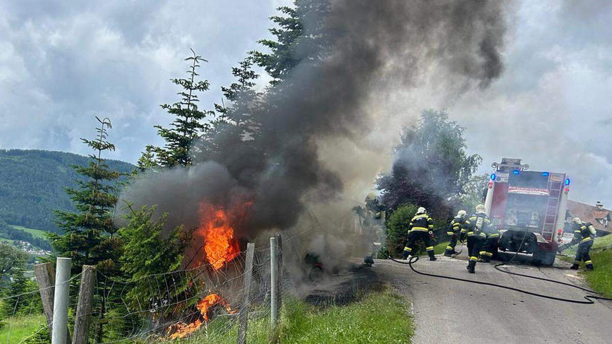 Fahrzeugbrand bei Naas