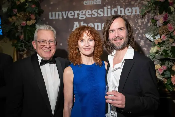 KLZ-Geschäftsführer Thomas Spann mit Schauspielerin Jutta Fastian und Herwig Zamernik
