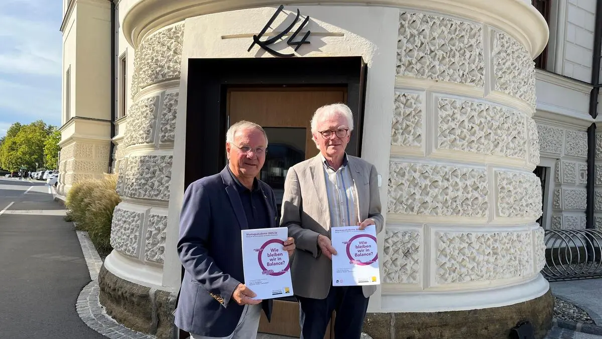 Bürgermeister Josef Ober und Helmut Saurugg, Leiter der Montagsakademie Außenstelle Feldbach 