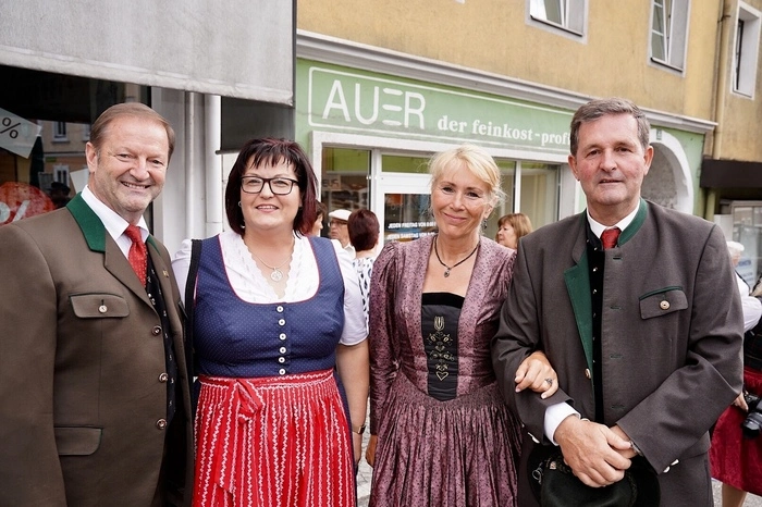 Die Ehepaare Bürgermeister Josef Brandner mit Barbara und Bezirkshauptmann Klaus Brandner mit Eva-Maria