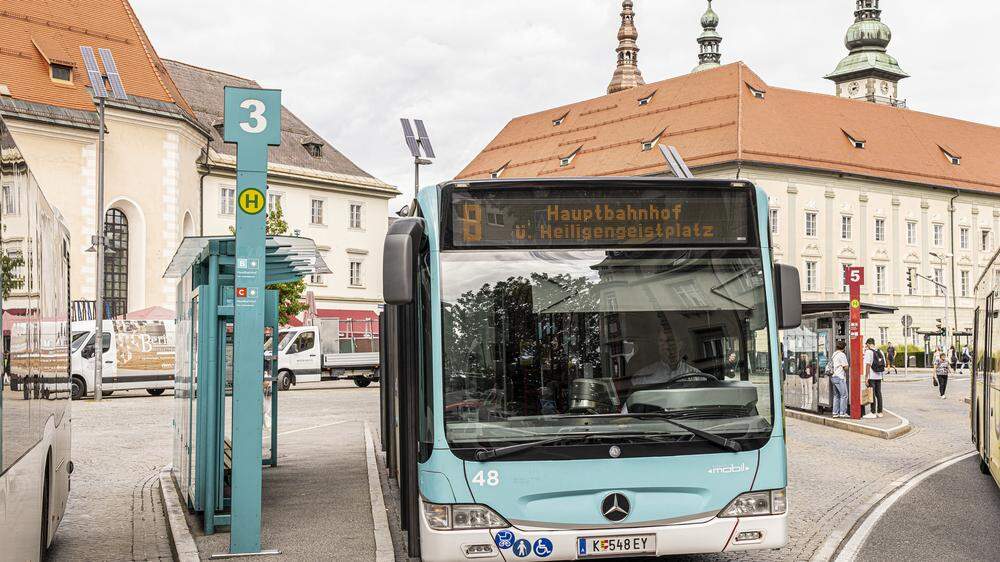 Die Bushaltestelle der Linie B, die in den Klagenfurter Stadtteil Welzenegg führt, wurde verlegt.