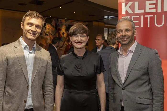 Hausherr Emanuel Berger mit ÖW-Chefin Astrid Steharnig-Staudinger und Co-Gastgeber Oliver Bergauer