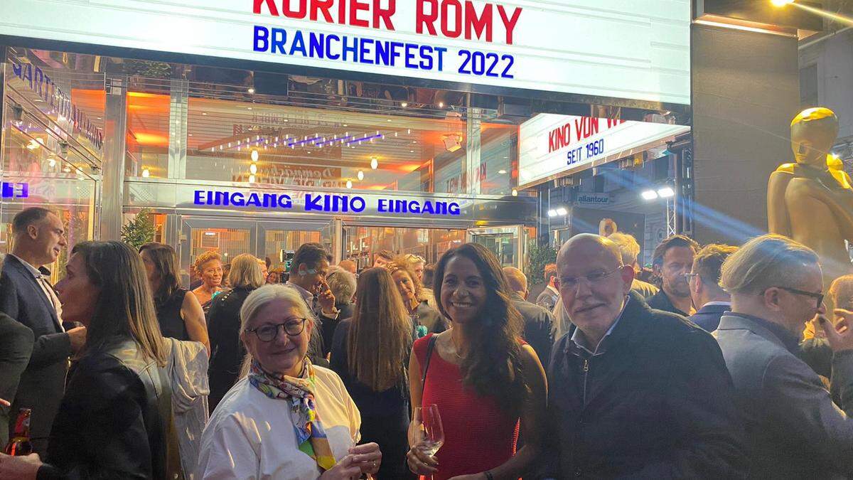 Christian Krönes (rechts) nahm heuer einen &quot;Romy&quot; für den besten Dokumentarfilm entgegen